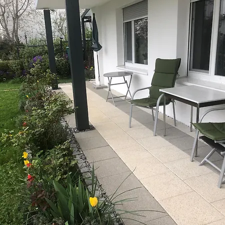 Lucy טוטלינגן